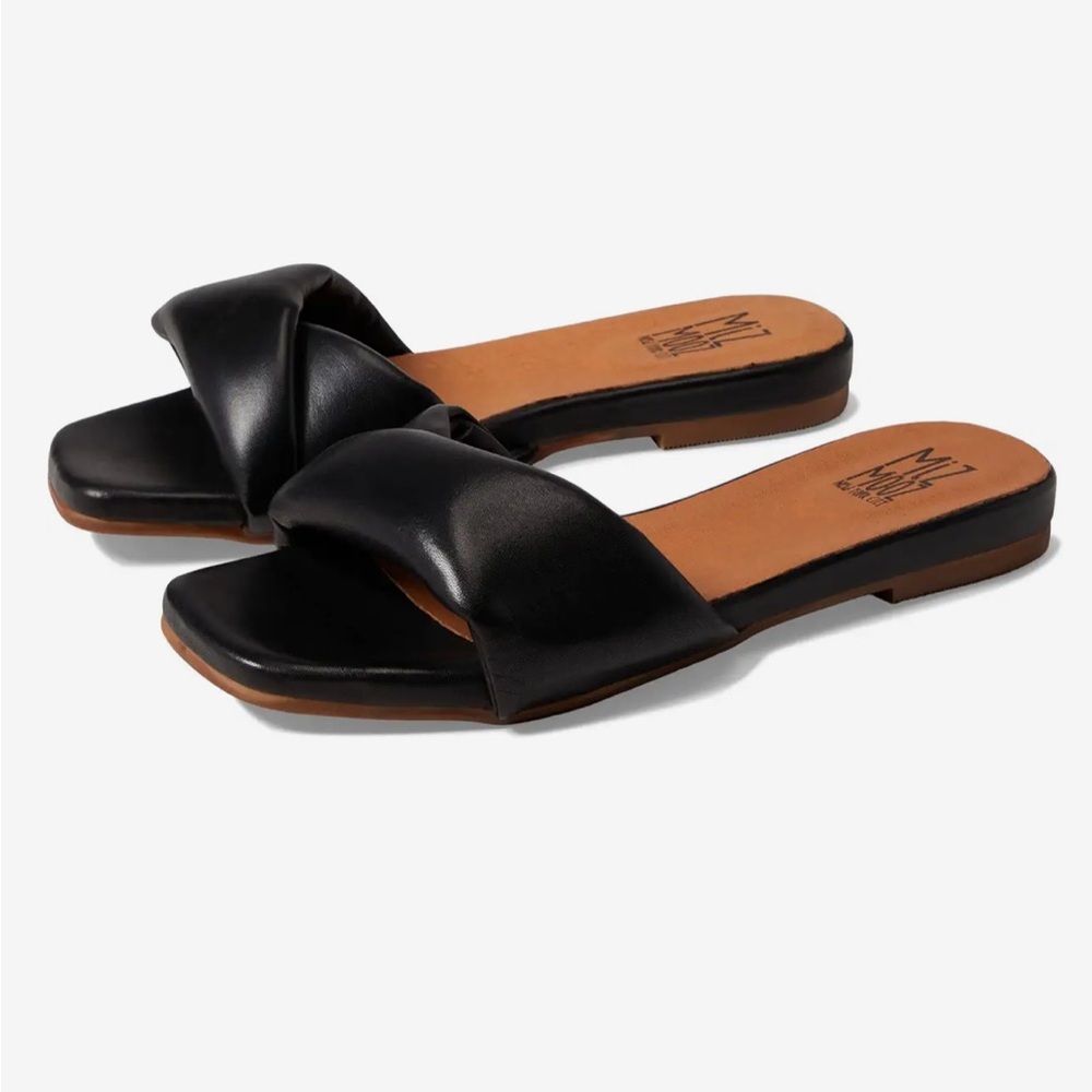 NWB Miz Mooz Passion Women's black leather slip on sandals size 38 US 7.5-8